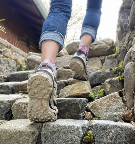 adidas terrex skychase gtc schoenen op stenen trappen