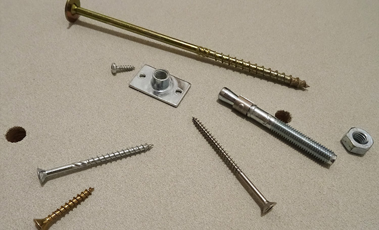 Schroeven voor een boulderwand Verschillende schroeven