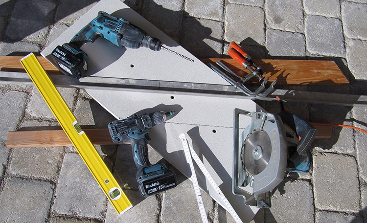 hulpmiddel voor boulderwand bouwen gereedschap en planken